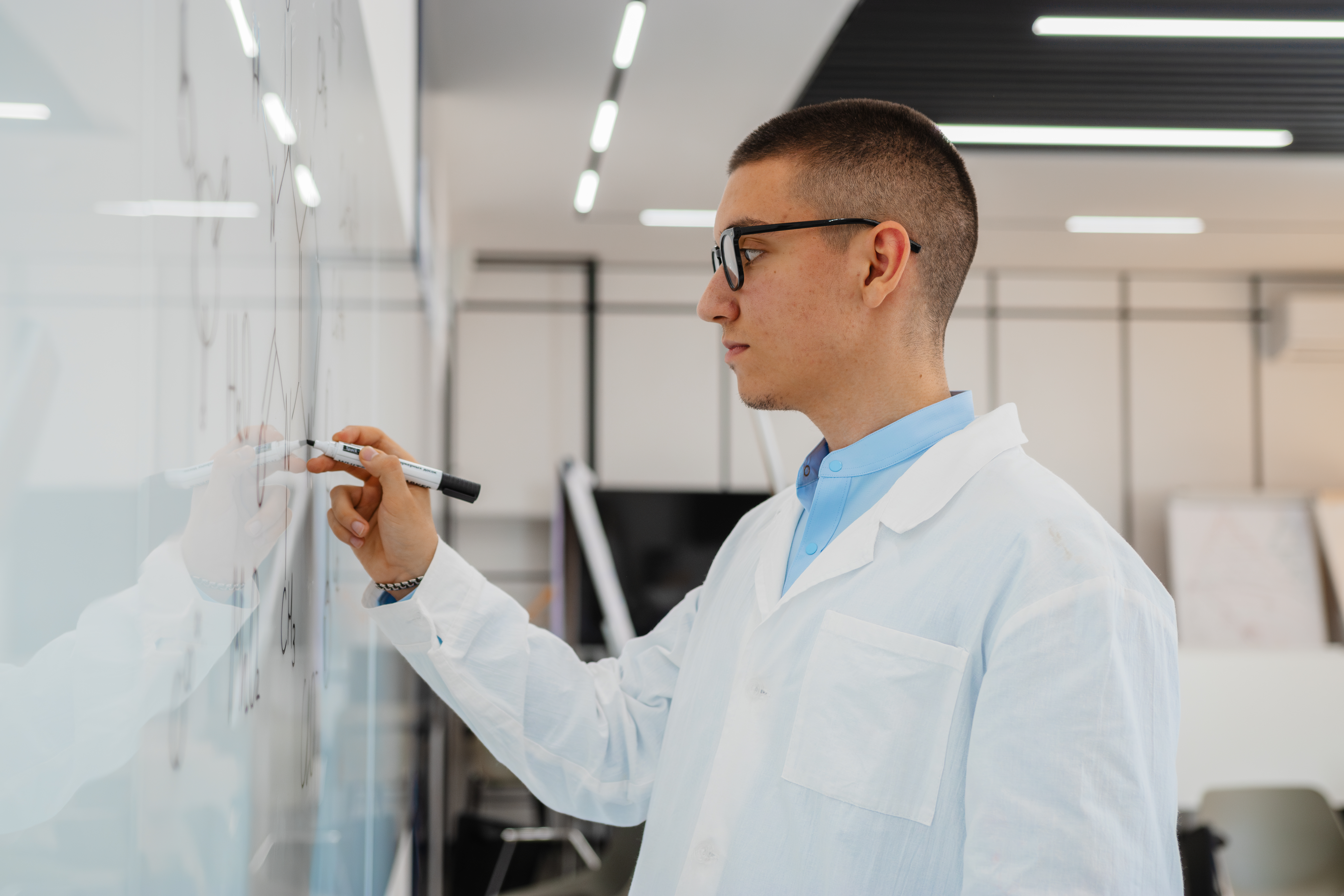 ������ ���������� ����� � ������������ ������������� ��������� ��������